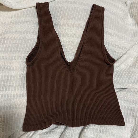 Brown gym shark sports top - Picture 3 of 3